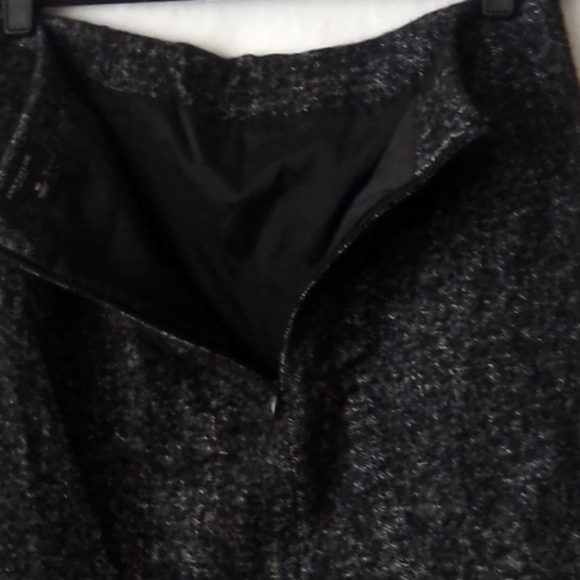 ANN Taylor Wool and Rayon Black Skirt - Picture 4 of 5